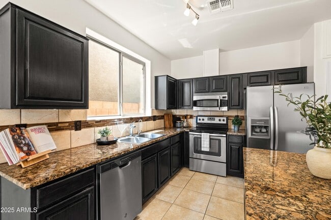 Building Photo - 2177 W Agrarian Hills Dr