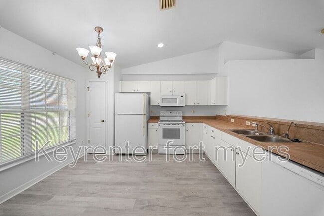 Building Photo - 3213 17th St SW