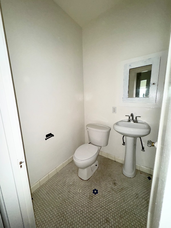 Building Photo - 7964 Fountain Ave