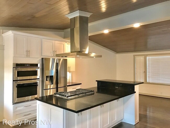 Building Photo - 3 br, 2.5 bath House - 1845 Evergreen Poin...
