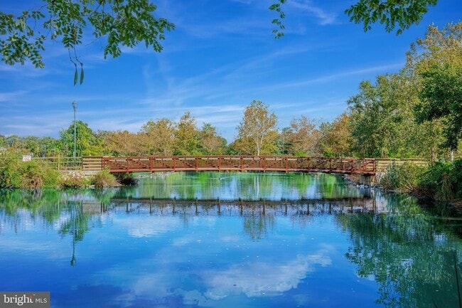 Building Photo - 5108 English Terrace