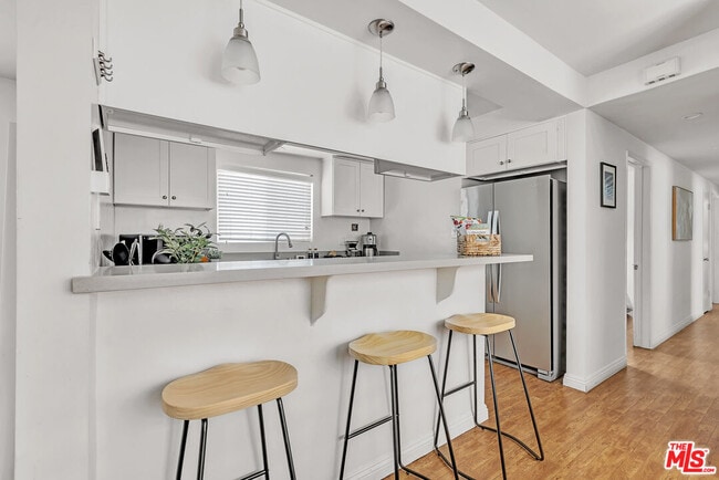 Building Photo - 15006 Burin Ave