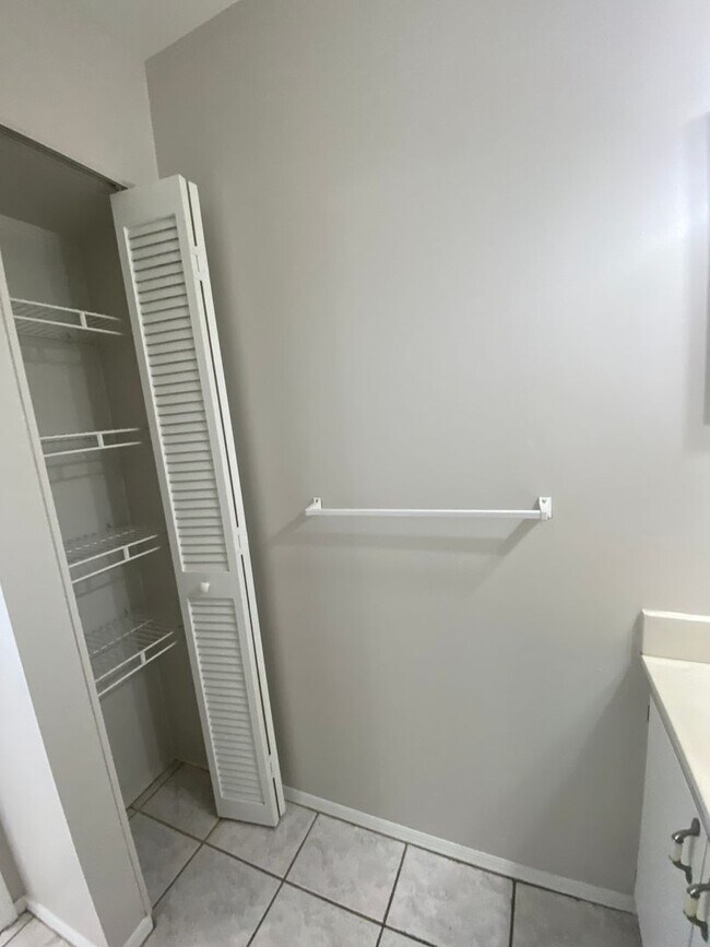 Building Photo - 3300 Loveland Blvd