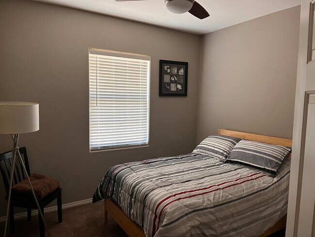 Building Photo - 1740 Greenfield Dr