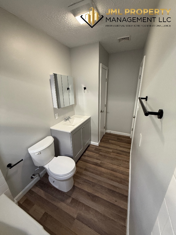 Building Photo - 52 Pitman St