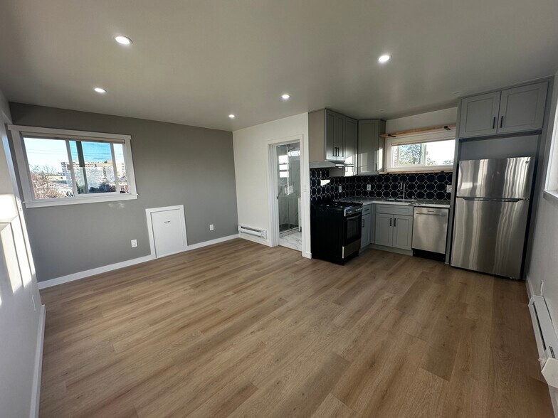 Building Photo - 4106 Terrace St