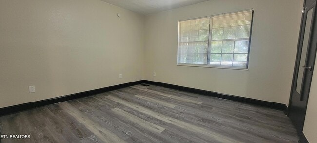 Building Photo - 710 Dailey Ave