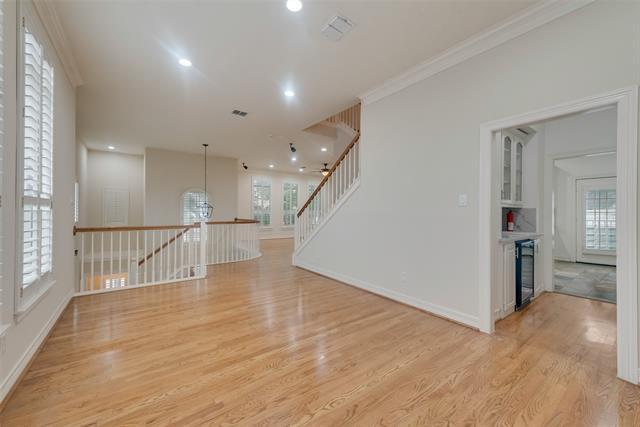 Building Photo - 3207 Cole Ave