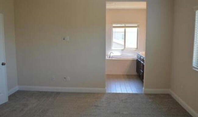 Building Photo - 2406 Gabriel Dr