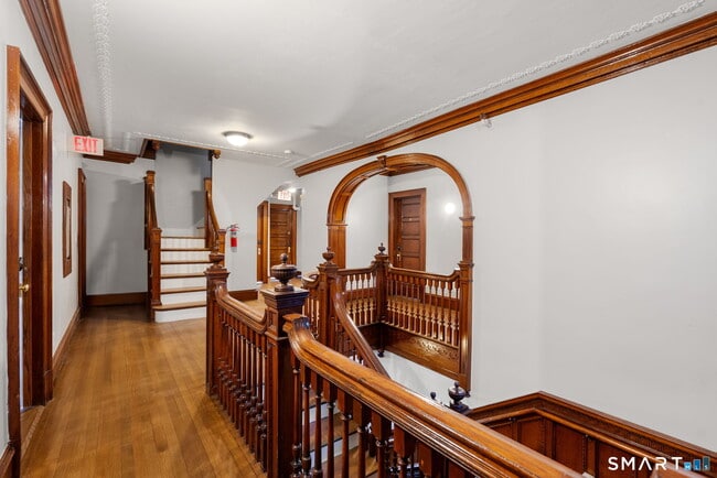 Building Photo - 360 Farmington Ave