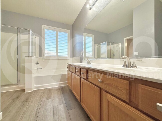 Building Photo - 3148 E Merlot St