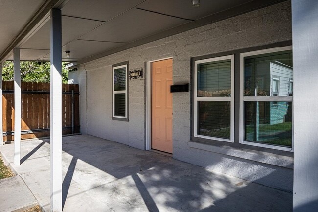 Building Photo - 217 W Duke St