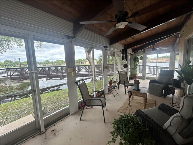 Building Photo - 322 Briarwood Cir