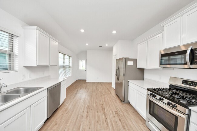 Building Photo - 6233 Arcadia Sound Ln