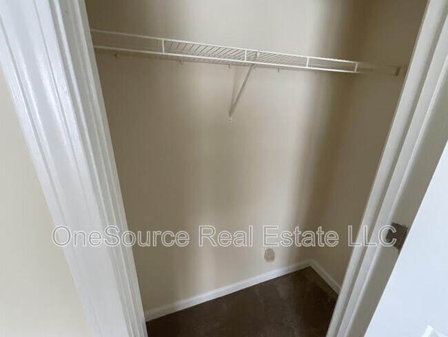 Building Photo - 1202 Fairington Club Dr