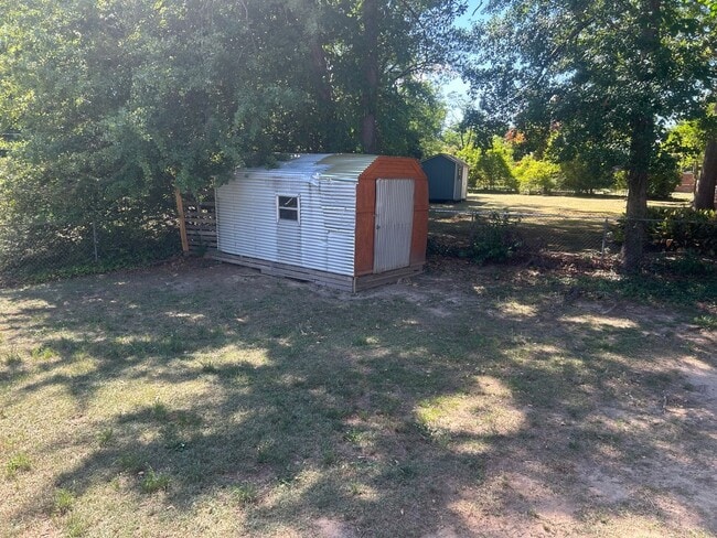 Building Photo - 1015 Walters Ln