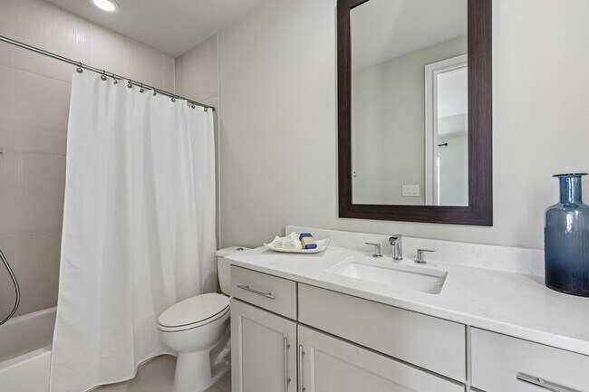 Building Photo - 708 Wooster Ln
