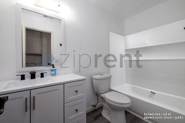 Building Photo - 1398 W Norwood St