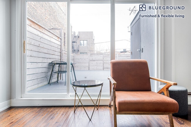 Building Photo - 1536 W Chicago Ave