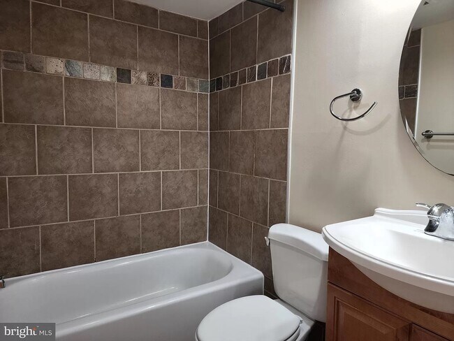 Building Photo - 7723 Donnybrook Ct
