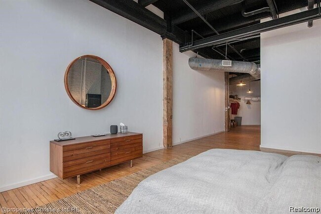 Building Photo - 1535 Sixth St