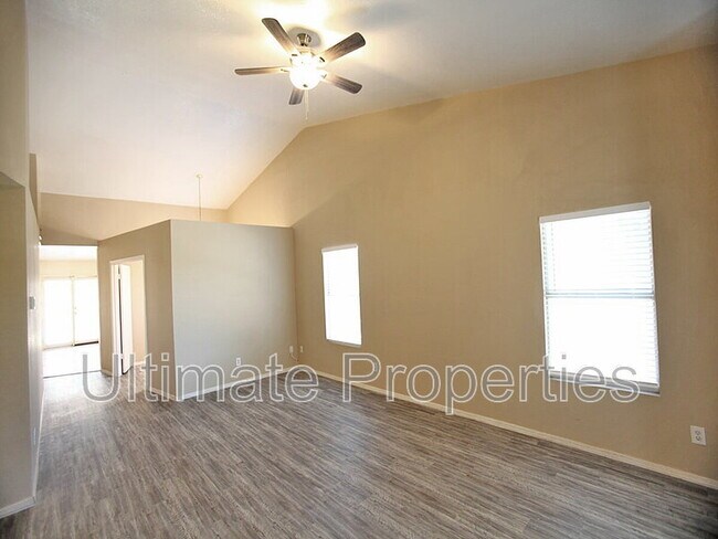 Building Photo - 9903 N 77th Ave