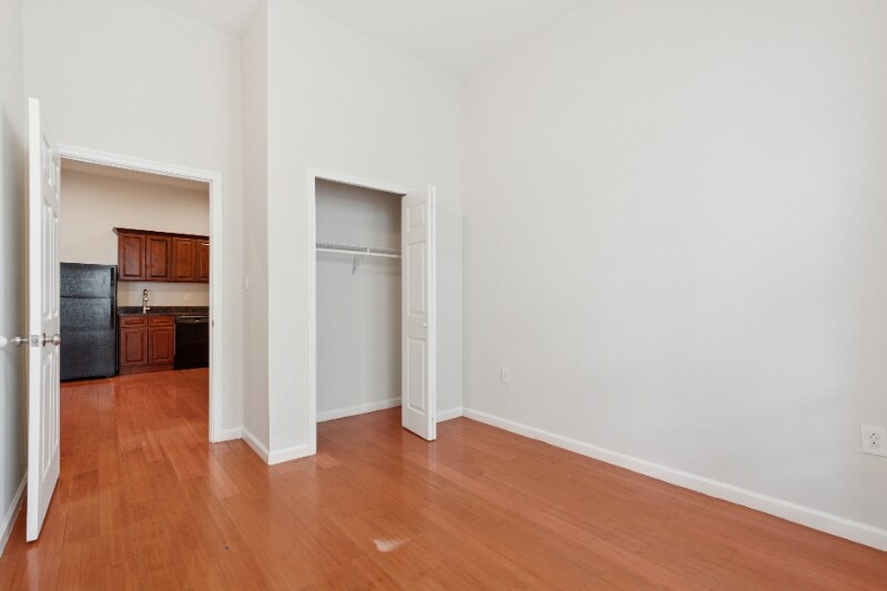 Building Photo - 1204 Chestnut St