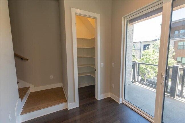Building Photo - 4511 Unity Cir