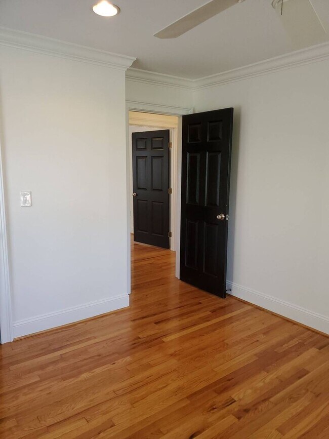 Building Photo - Spacious home in the Augusta Road Community - Lawn care included!