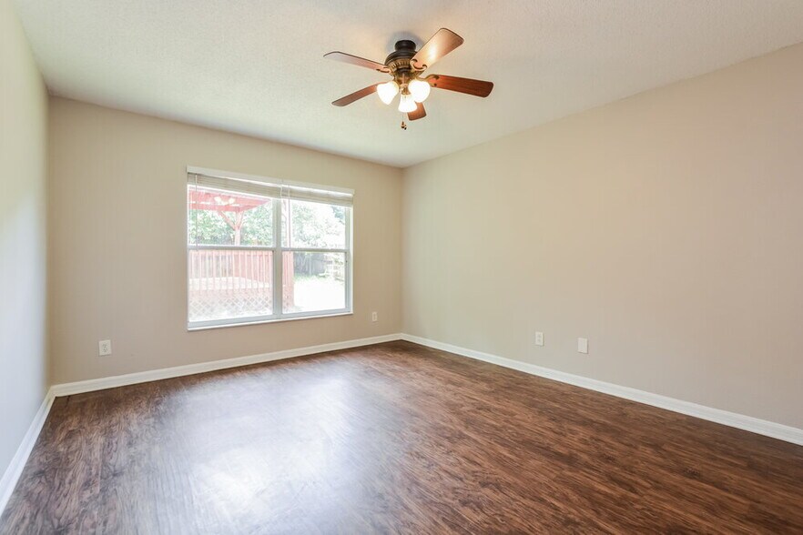 Building Photo - 12131 Goldenstar Ln