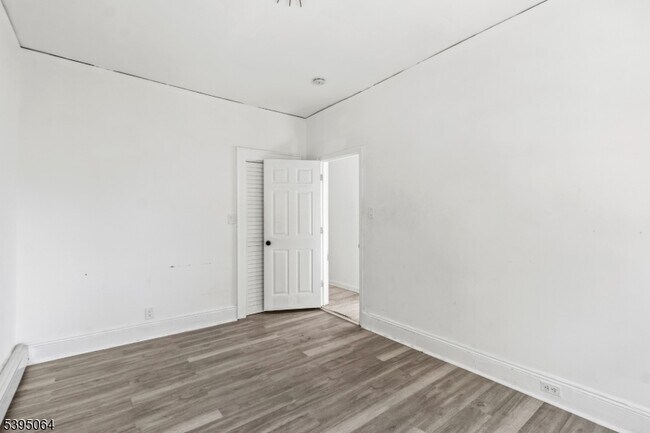 Building Photo - 205 N 16th St