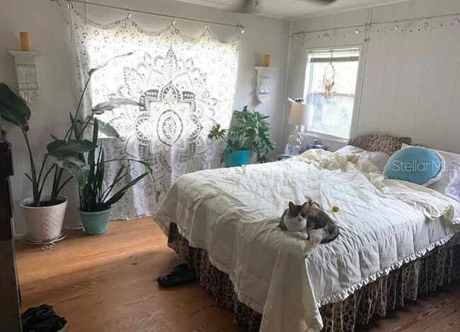 Building Photo - 402 E Martin St