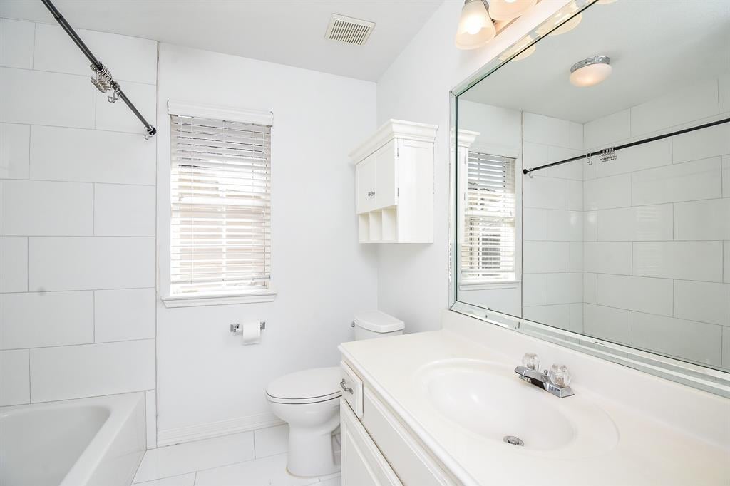 Building Photo - 5217 Blossom St