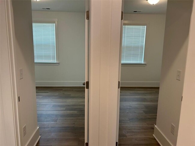 Building Photo - 1582 Driggs Dr NW