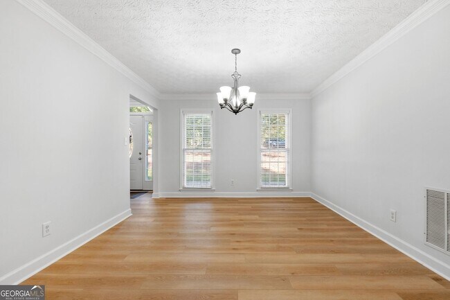 Building Photo - 100 Kimmer Rd
