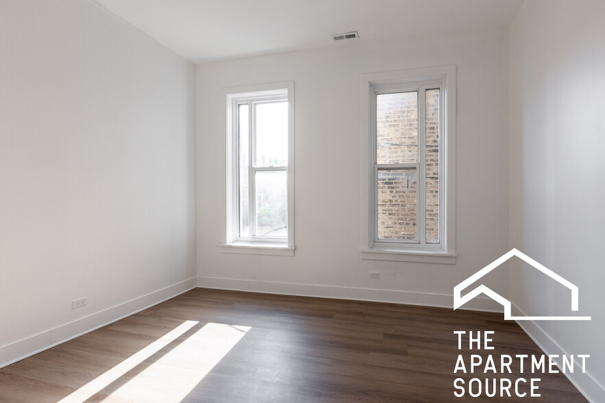 Building Photo - 1452 N Kedzie Ave