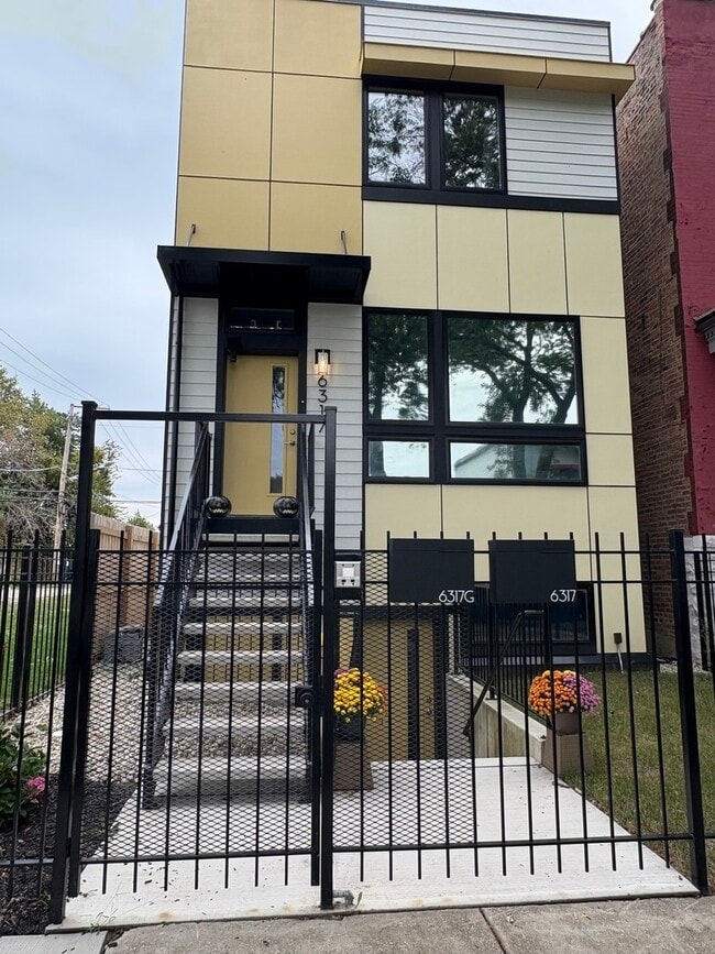 Building Photo - 6317 S Rhodes Ave