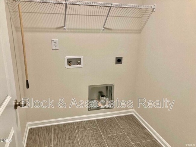 Building Photo - 22 Davinci Dr