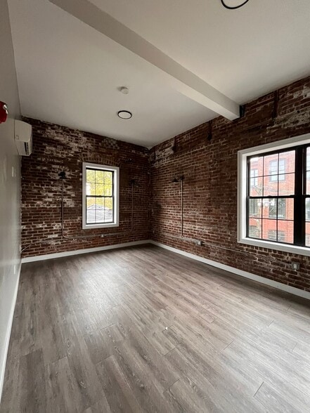 Building Photo - 73 Arlington Ave