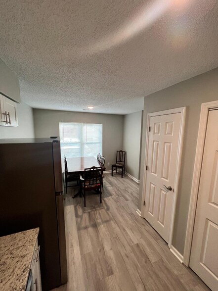 Building Photo - 1658 Stuart Square Cir