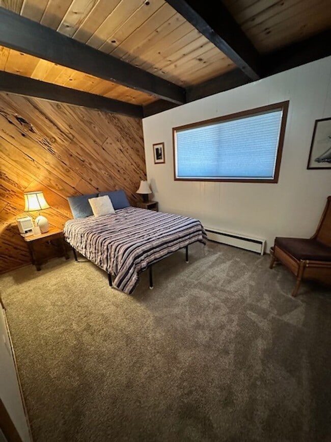 Building Photo - Cozy Cottage located Near Heavenly Ski Are...