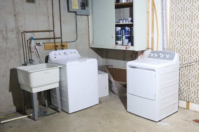 Building Photo - 4833 Stauffer Ave SE