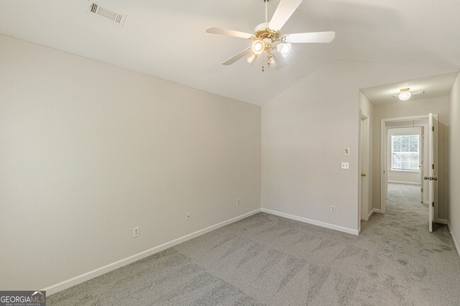 Building Photo - 274 Brookview Dr
