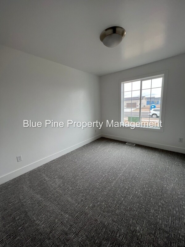 Building Photo - 4211 N Ventura Ave