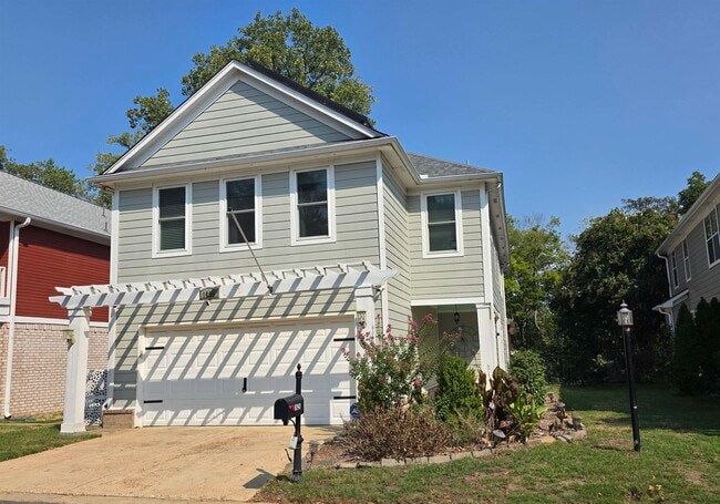 Building Photo - 1090 River Isle Dr