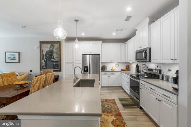 Building Photo - 13210 Petrel St