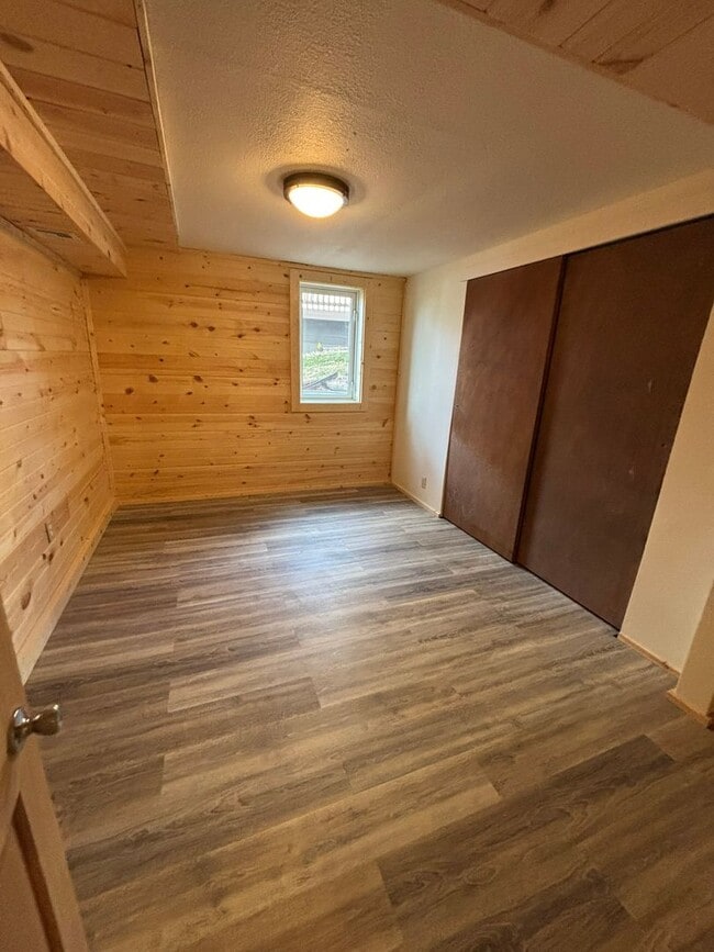 Building Photo - 5 BED | 3 BATH | CARPORT | WEST RAPID