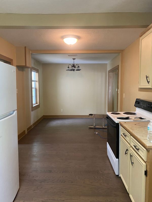 Building Photo - 1204 Cherry St