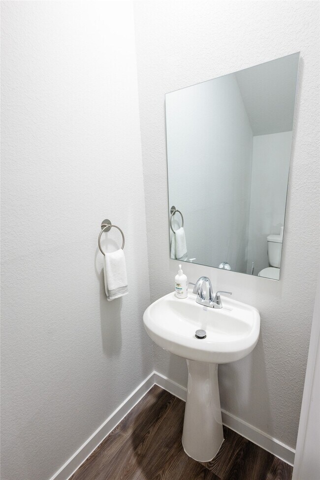 Building Photo - 211 Brazen Forest Trl