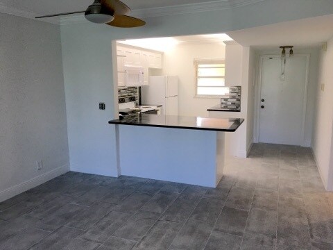 Kitchen - 829 Camino Rd